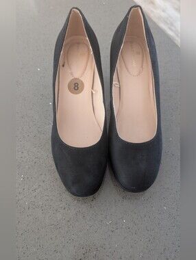 Bandolino Black Suede Round-Toe Women’s Heels